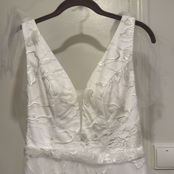 Mgiacy Wedding Dress stunning - Picture 2 of 8